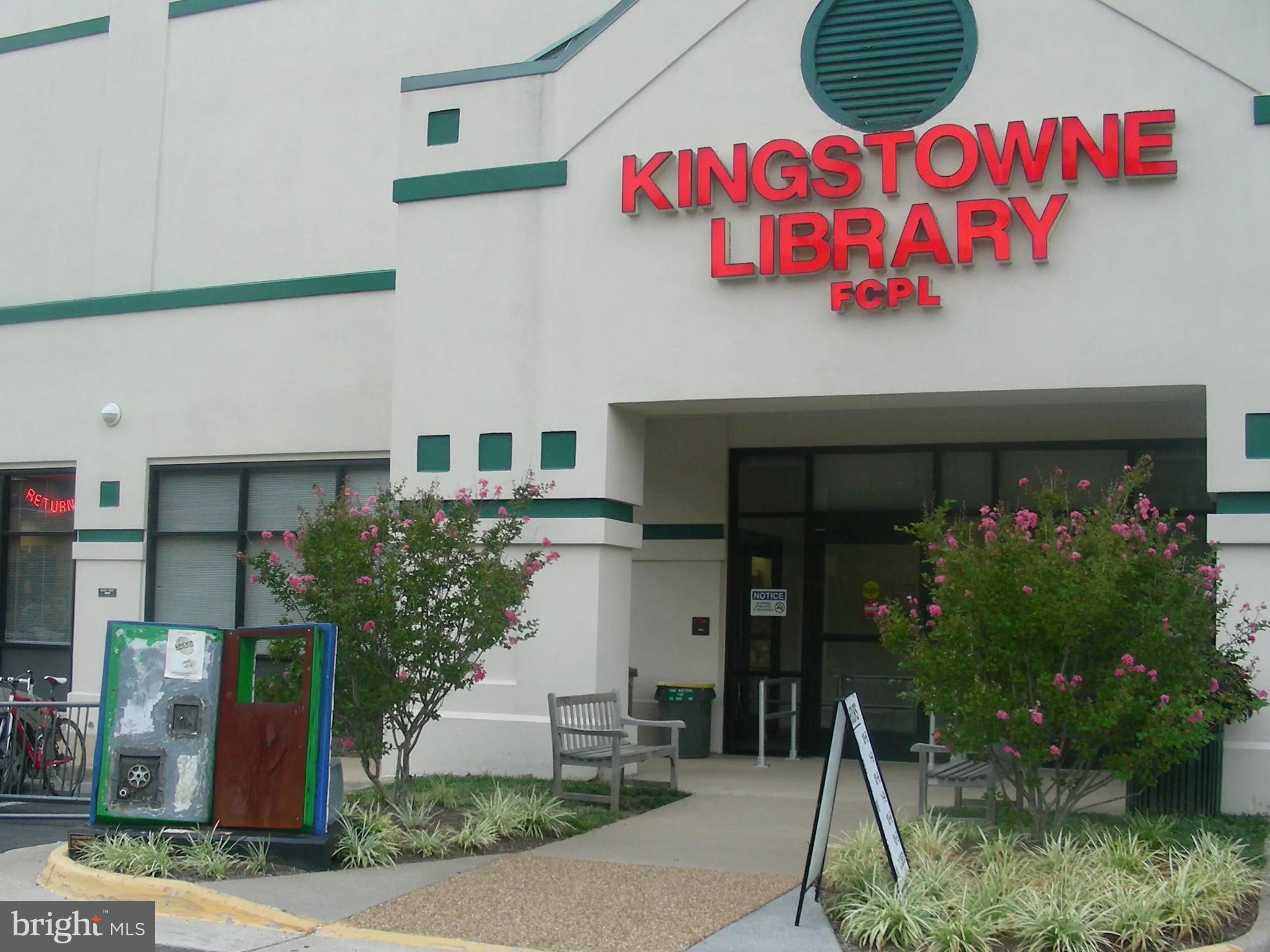 VICTORIA CROSSINGS AT MANCHESTER LAKES - Residential