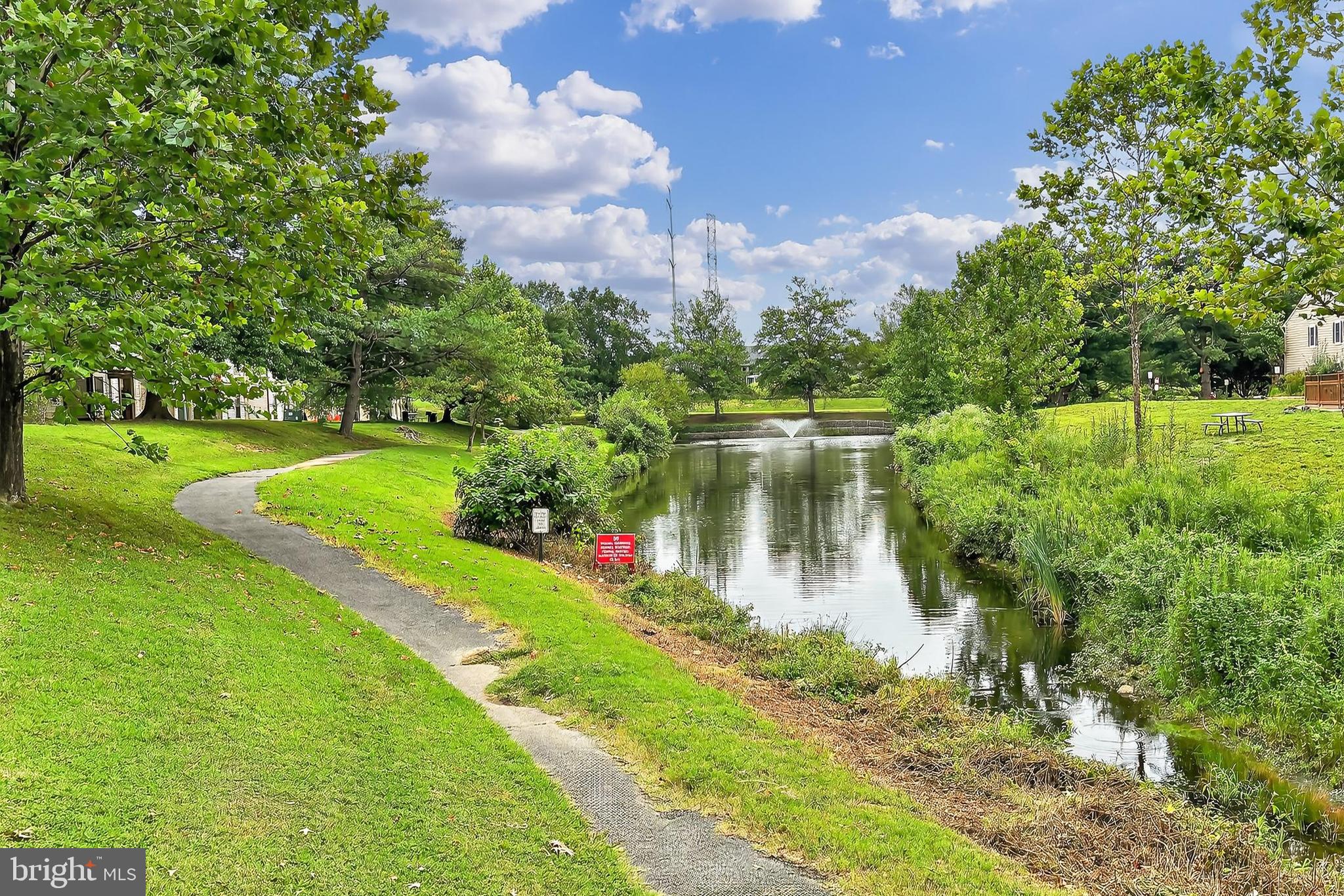 VICTORIA CROSSINGS AT MANCHESTER LAKES - Residential