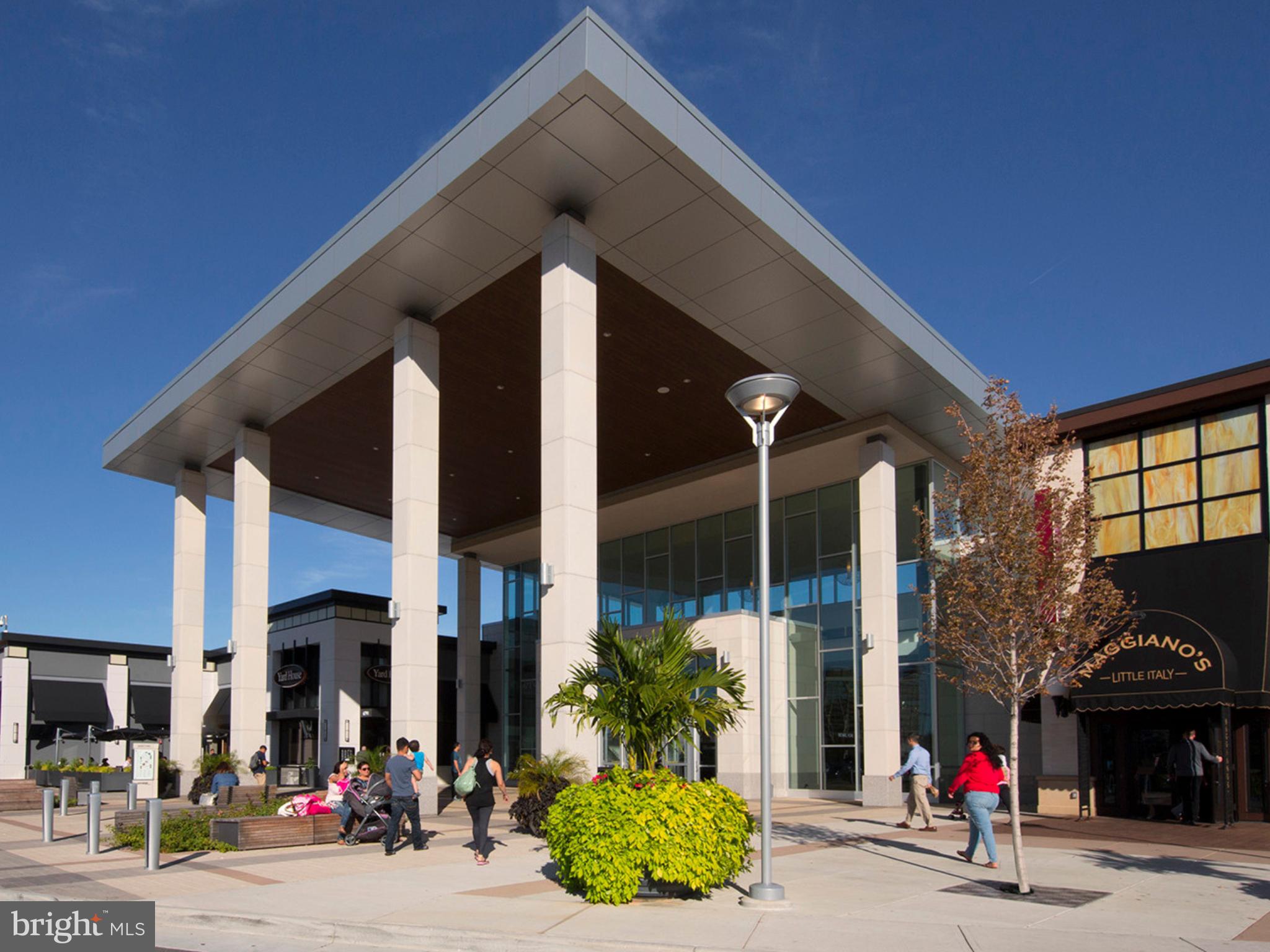 VICTORIA CROSSINGS AT MANCHESTER LAKES - Residential