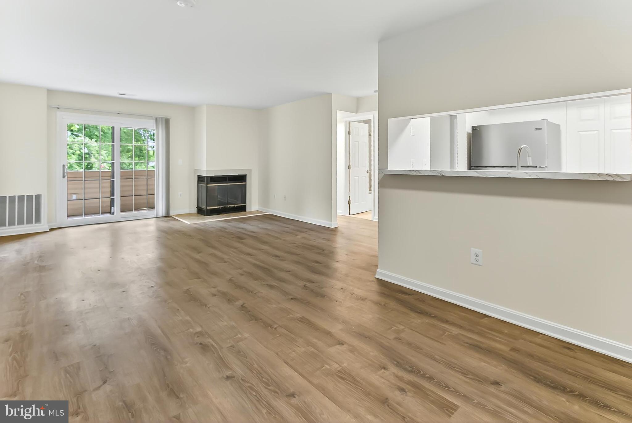 VICTORIA CROSSINGS AT MANCHESTER LAKES - Residential