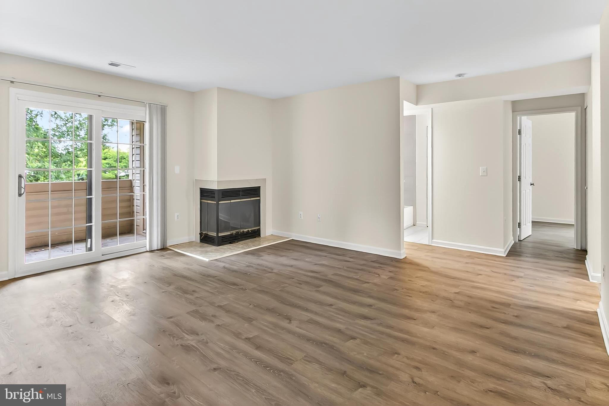 VICTORIA CROSSINGS AT MANCHESTER LAKES - Residential