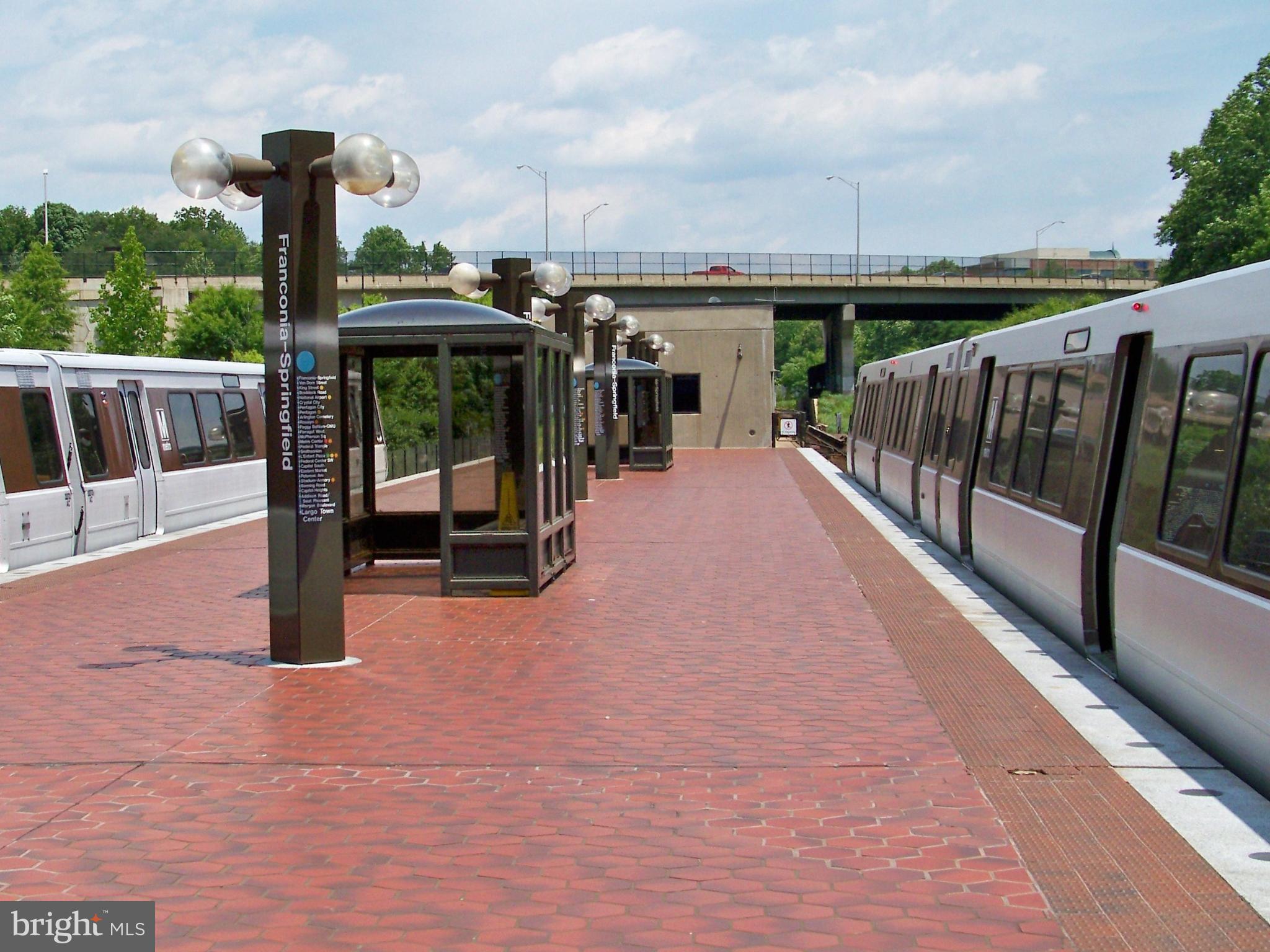 VICTORIA CROSSINGS AT MANCHESTER LAKES - Residential