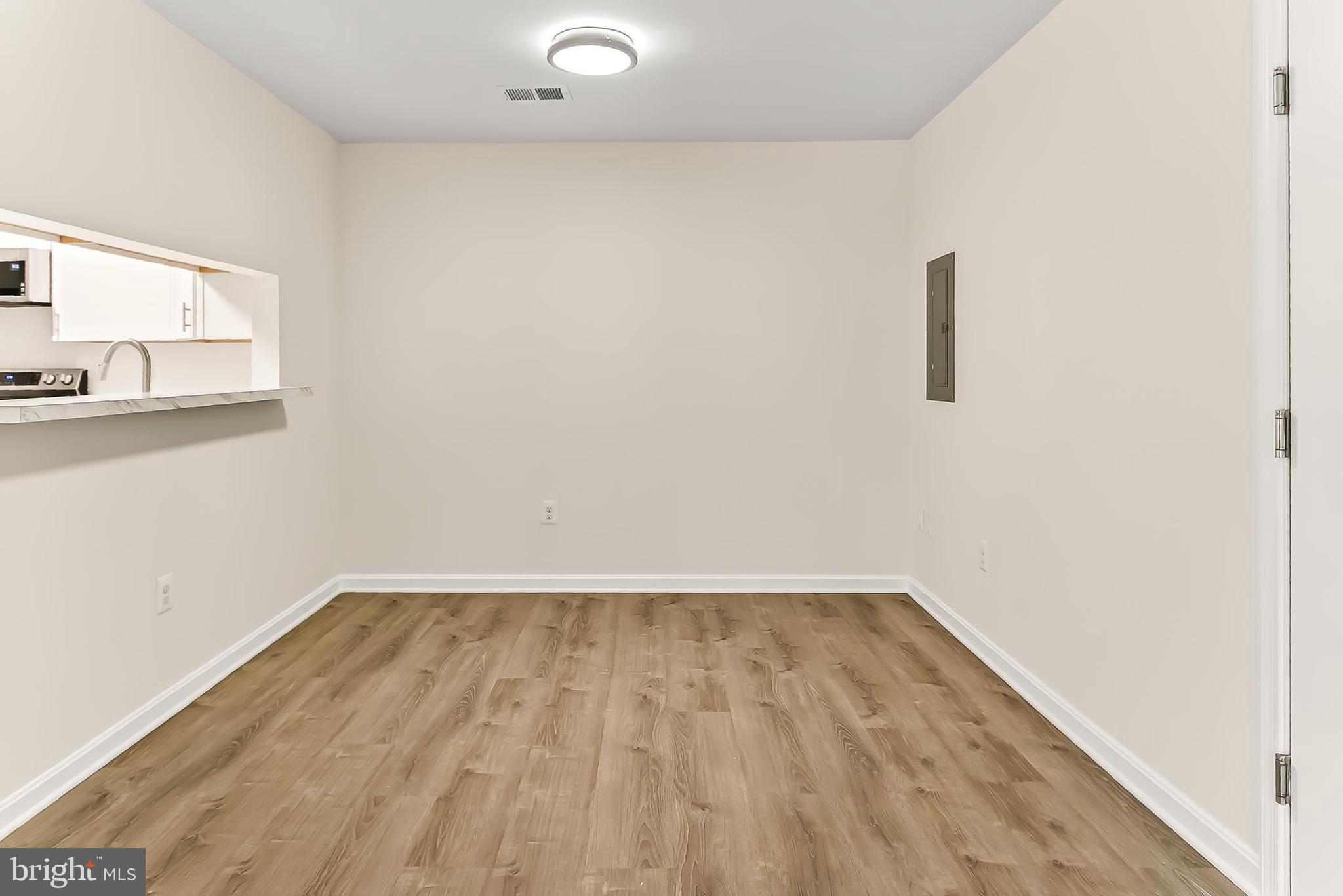 VICTORIA CROSSINGS AT MANCHESTER LAKES - Residential