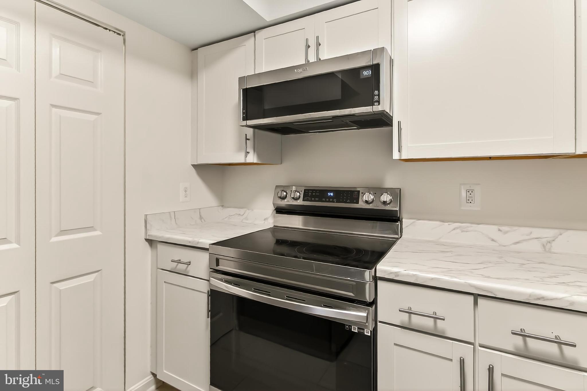 VICTORIA CROSSINGS AT MANCHESTER LAKES - Residential