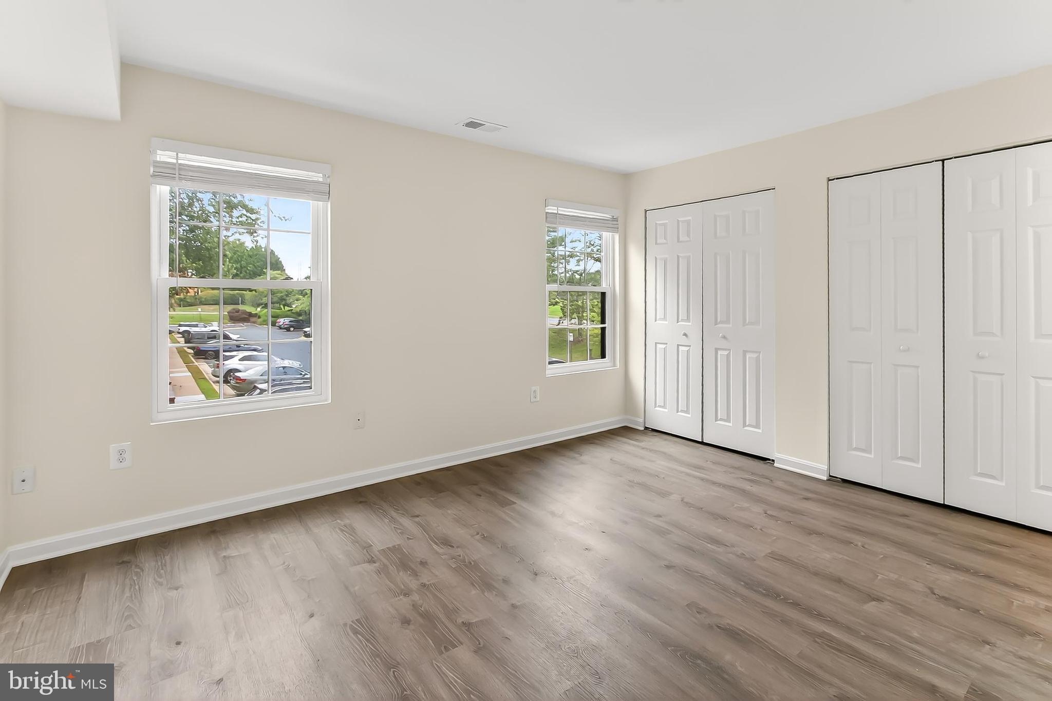 VICTORIA CROSSINGS AT MANCHESTER LAKES - Residential