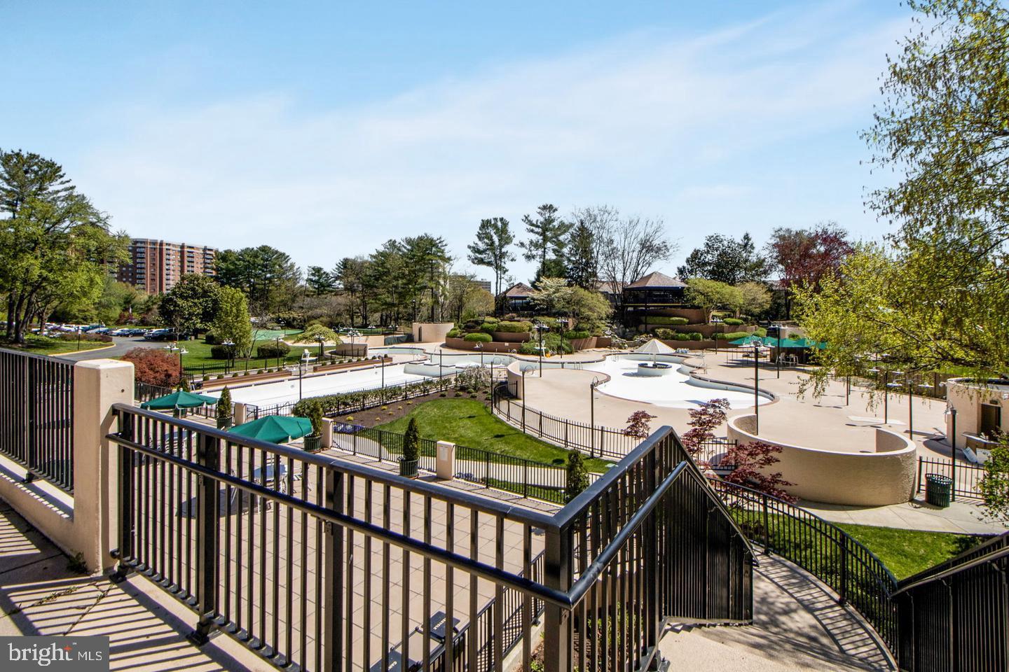 WATERGATE AT LANDMARK - Residential