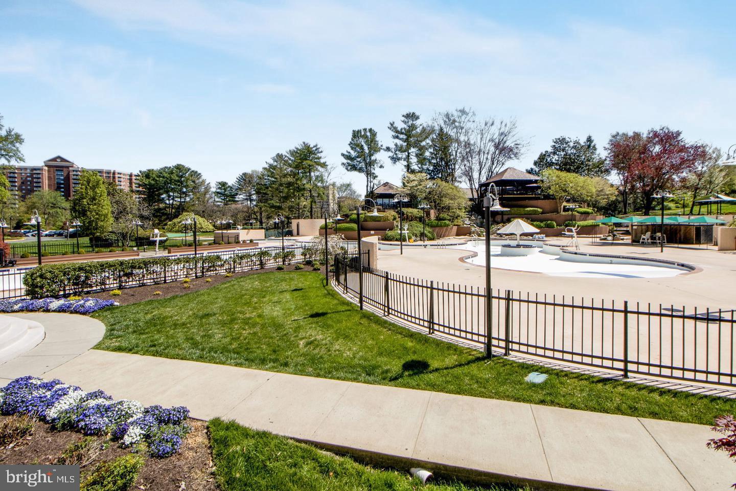 WATERGATE AT LANDMARK - Residential
