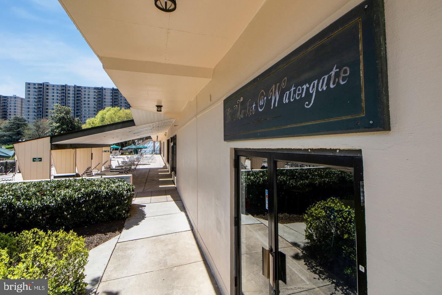 WATERGATE AT LANDMARK - Residential