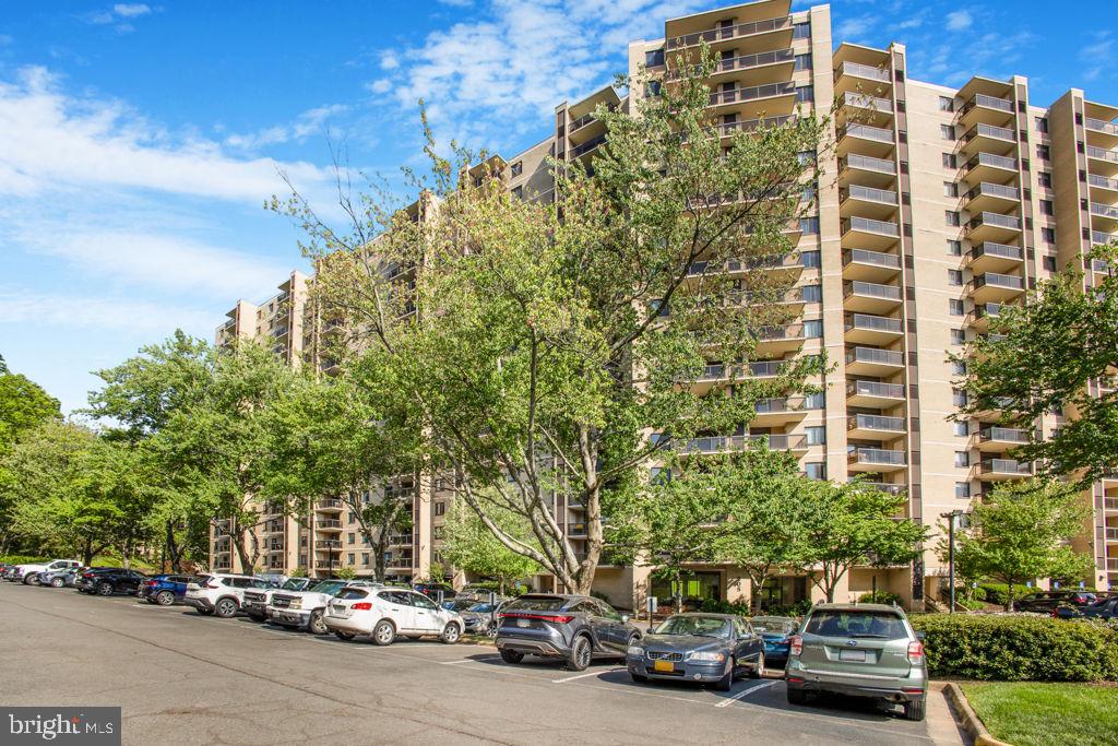 WATERGATE AT LANDMARK - Residential
