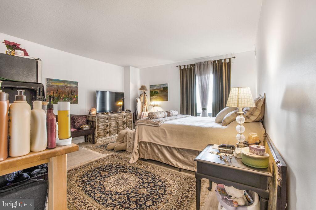 WATERGATE AT LANDMARK - Residential