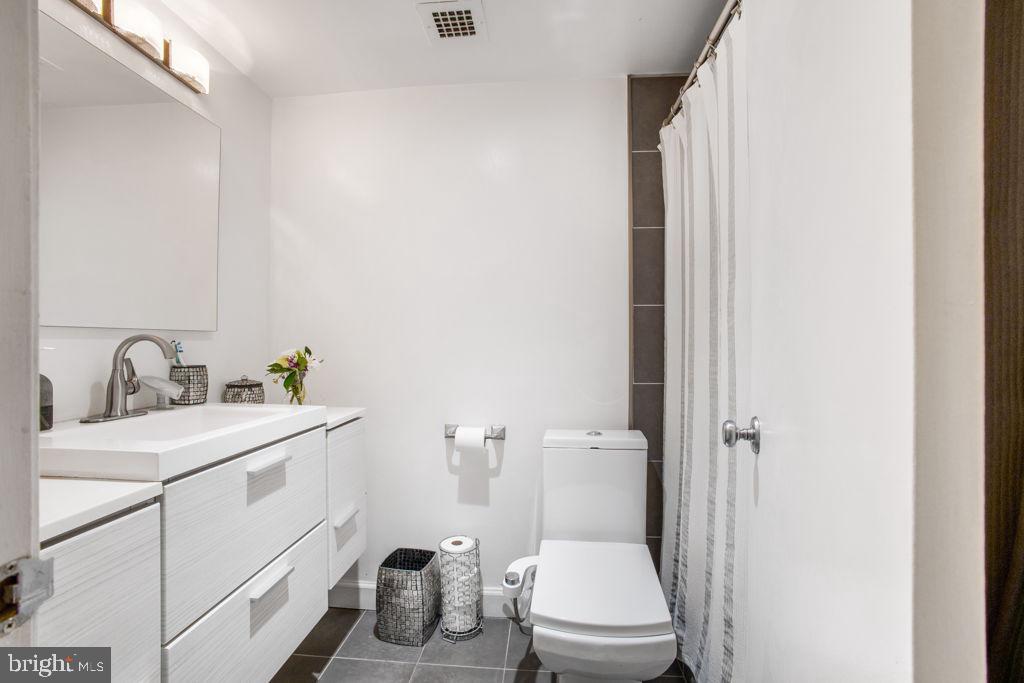 WATERGATE AT LANDMARK - Residential