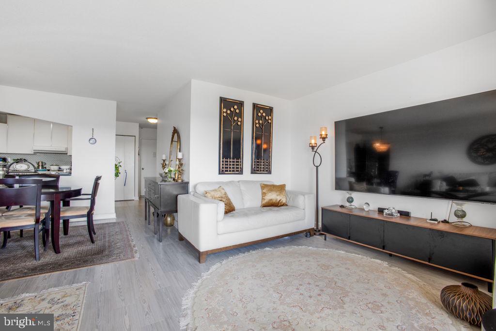 WATERGATE AT LANDMARK - Residential
