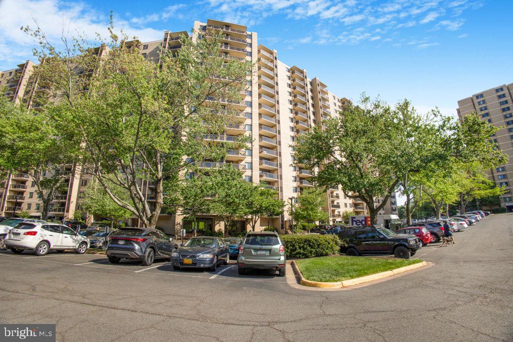 205 YOAKUM PARKWAY 1502