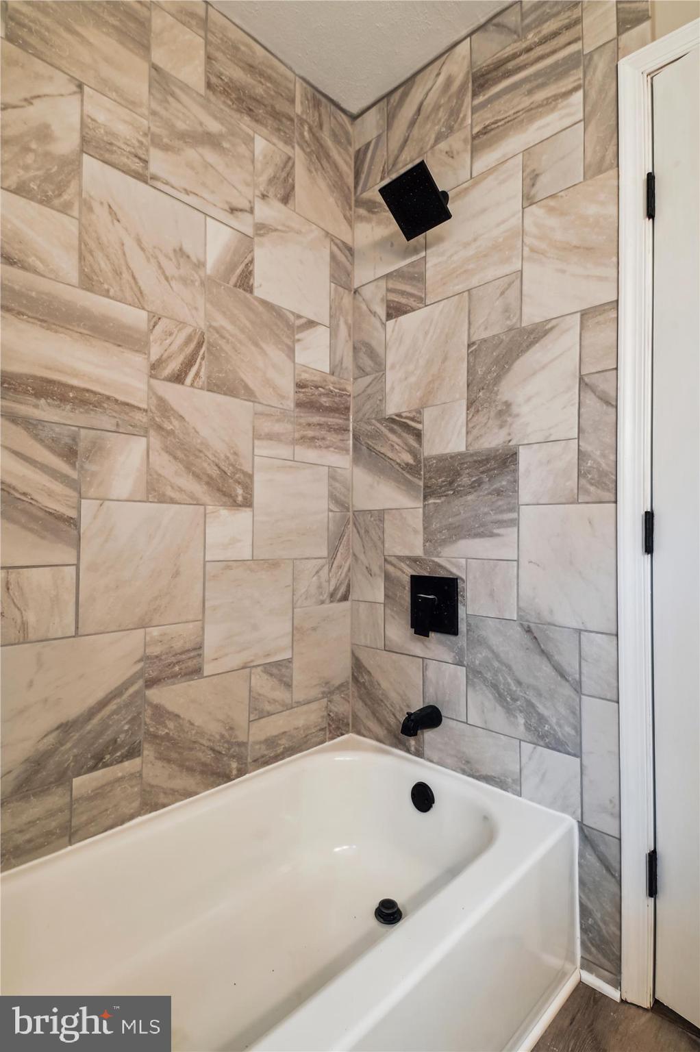 BRETTON WOODS - Residential