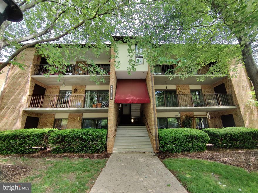 Spacious & Remodeled Patio-Level Condo for Rent – 2BR/1BA – Over 1,000 Sq Ft!

This beautifully remodeled and exceptionally clean 2-bedroom, 1-bath patio-level condo offers comfort, space, and convenience in one unique rental. With over 1,000 square feet, this home features a spacious living room with sliding glass doors leading to a private patio and lawn area—perfect for outdoor relaxation or entertaining.

Enjoy a separate dining room, a galley-style kitchen with ample countertop space and cabinetry, and laminate flooring throughout the main living areas. Recent updates include fresh paint, a new granite countertop, and a new patio door (to be installed soon).

The unit also includes an in-unit washer and dryer and a storage closet in the storage room, offering plenty of space for your belongings.

Landlord paid Condo fee includes:
✅ Water & sewer
✅ Access to the community pool
✅ Plenty of parking for residents and guests

The neighborhood is ideally located near multiple shopping centers, schools, and employment hubs, all within one mile — making it a perfect fit for commuters and families alike.