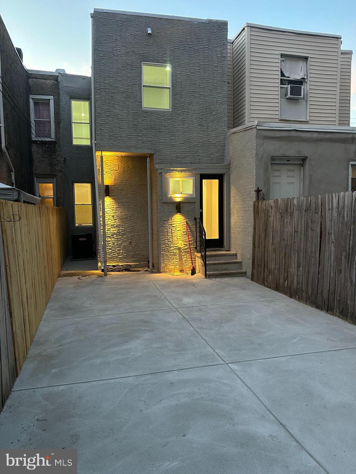 PORT RICHMOND - Residential