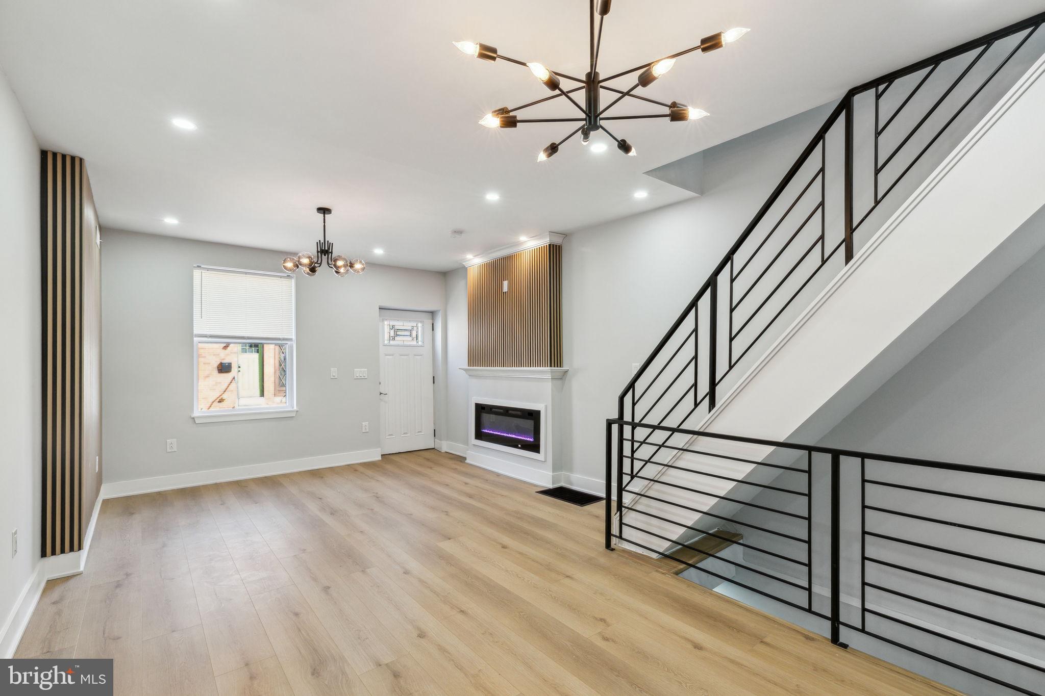 PORT RICHMOND - Residential