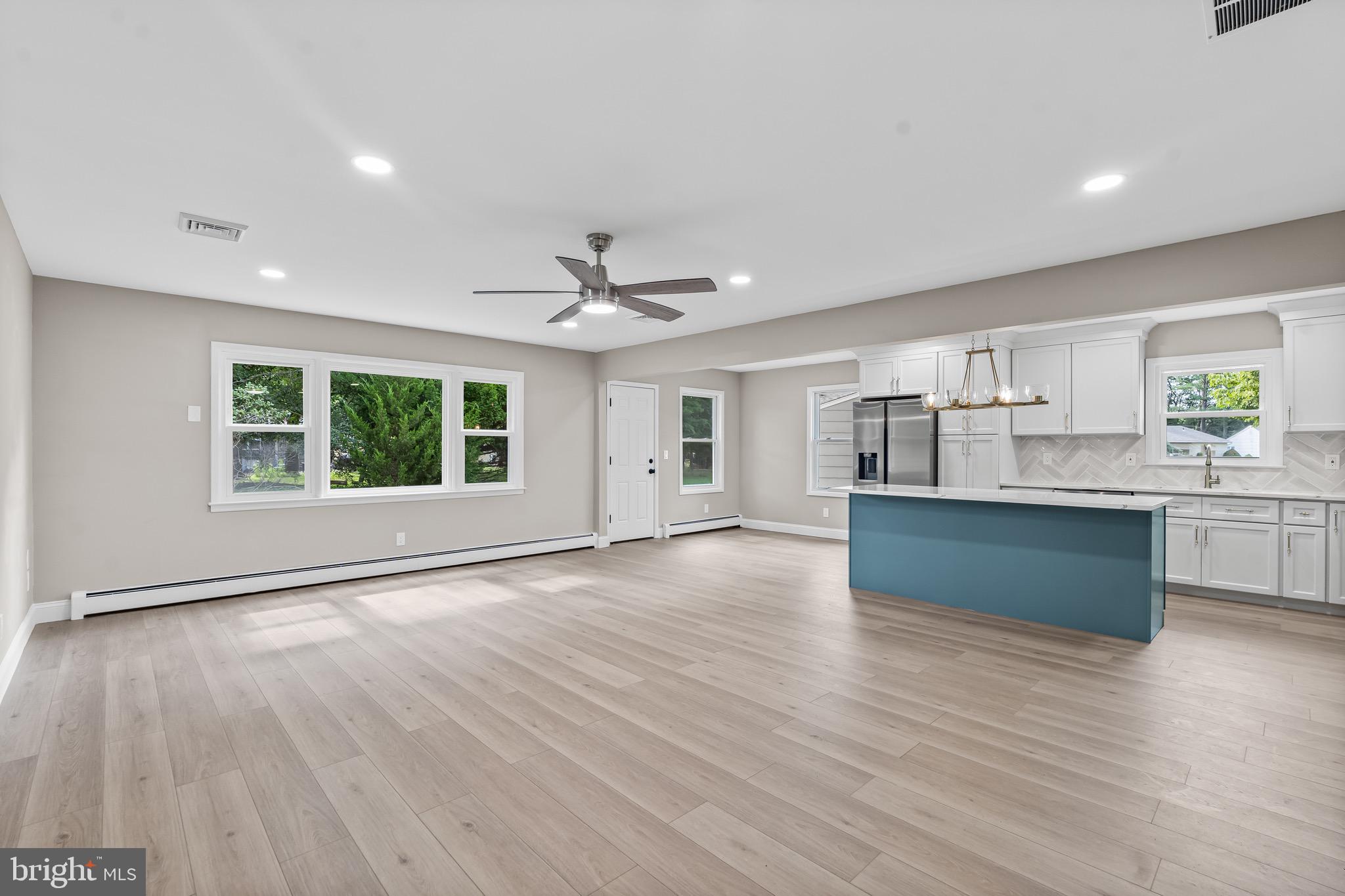 SILVER RIDGE PARK EAST - Residential