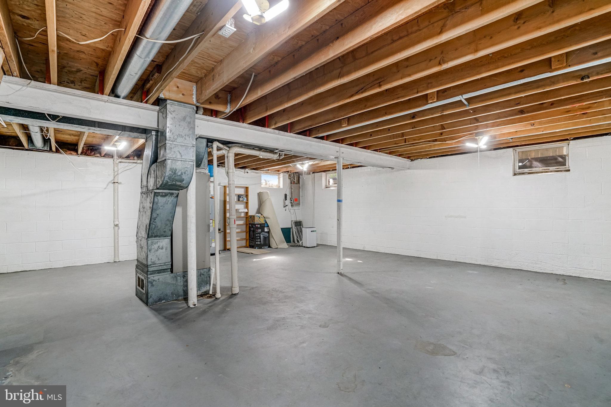 BUSH HILL WOODS - Residential Lease