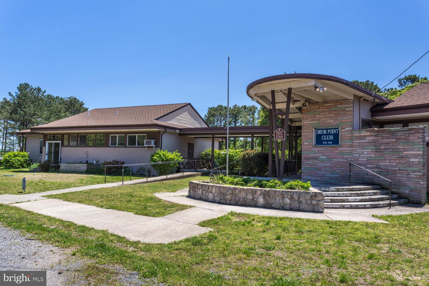 DRUM POINT - Residential