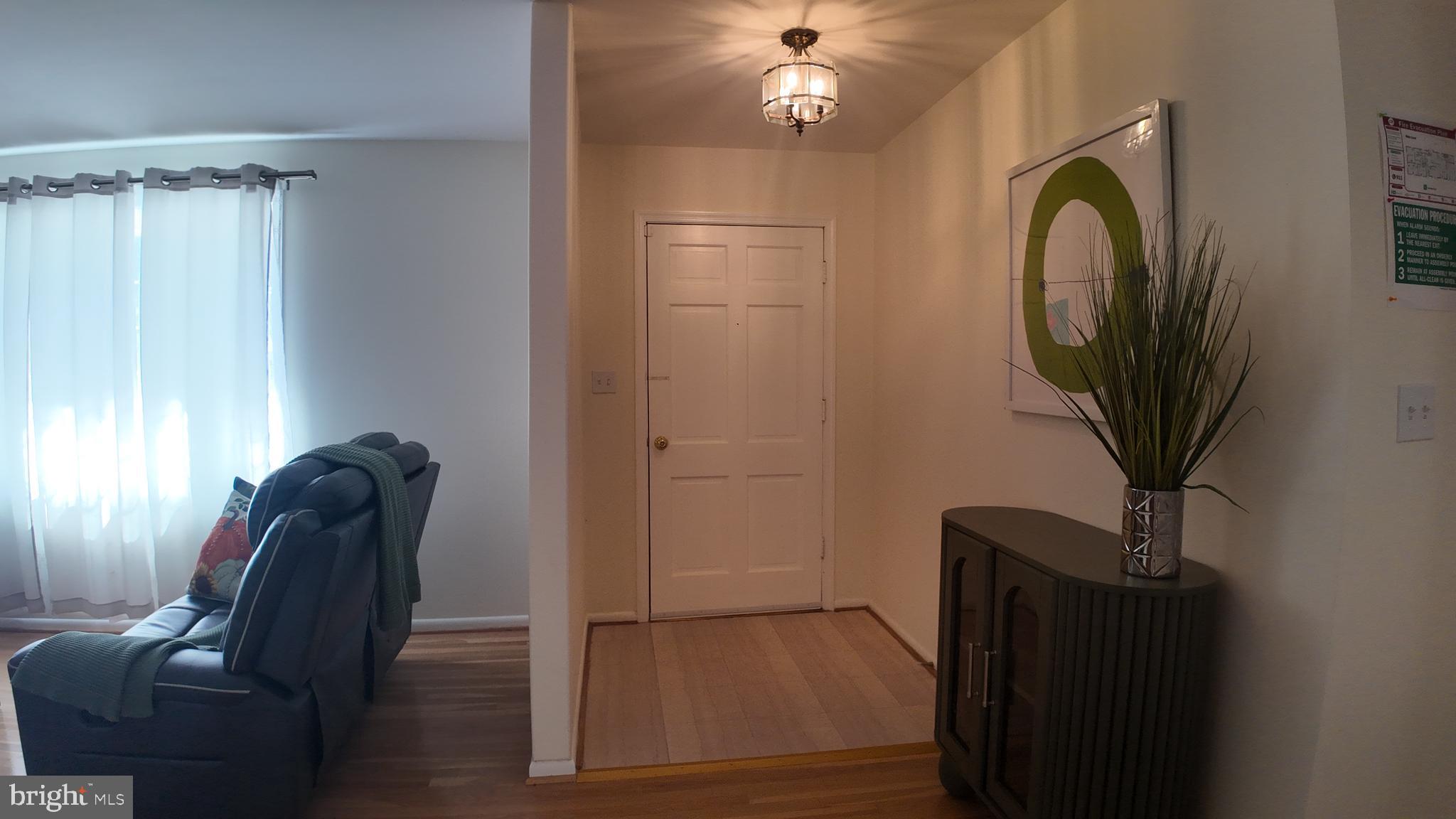 WILLIAMSBURG VILLAGE - Residential