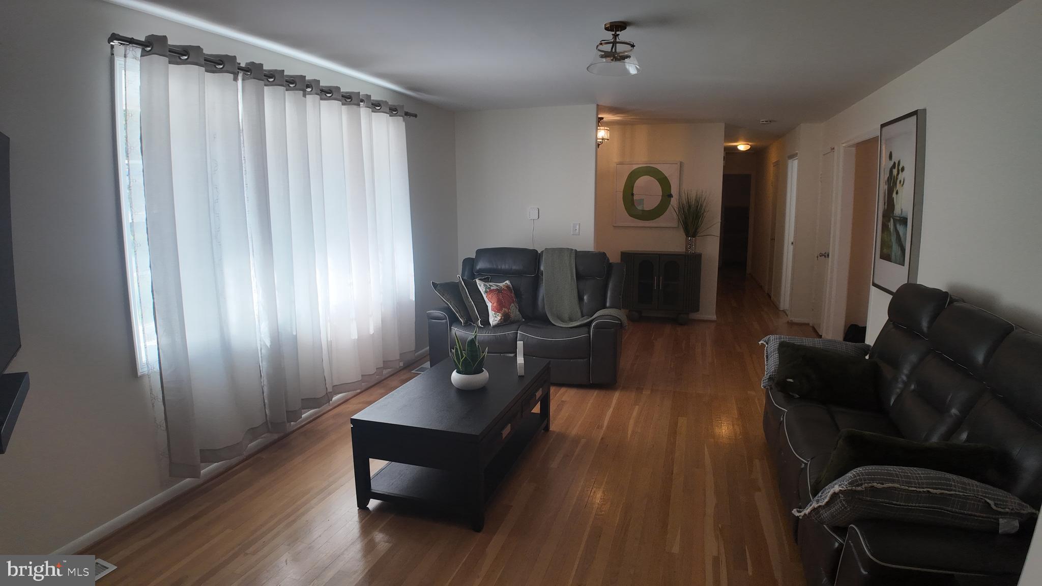 WILLIAMSBURG VILLAGE - Residential