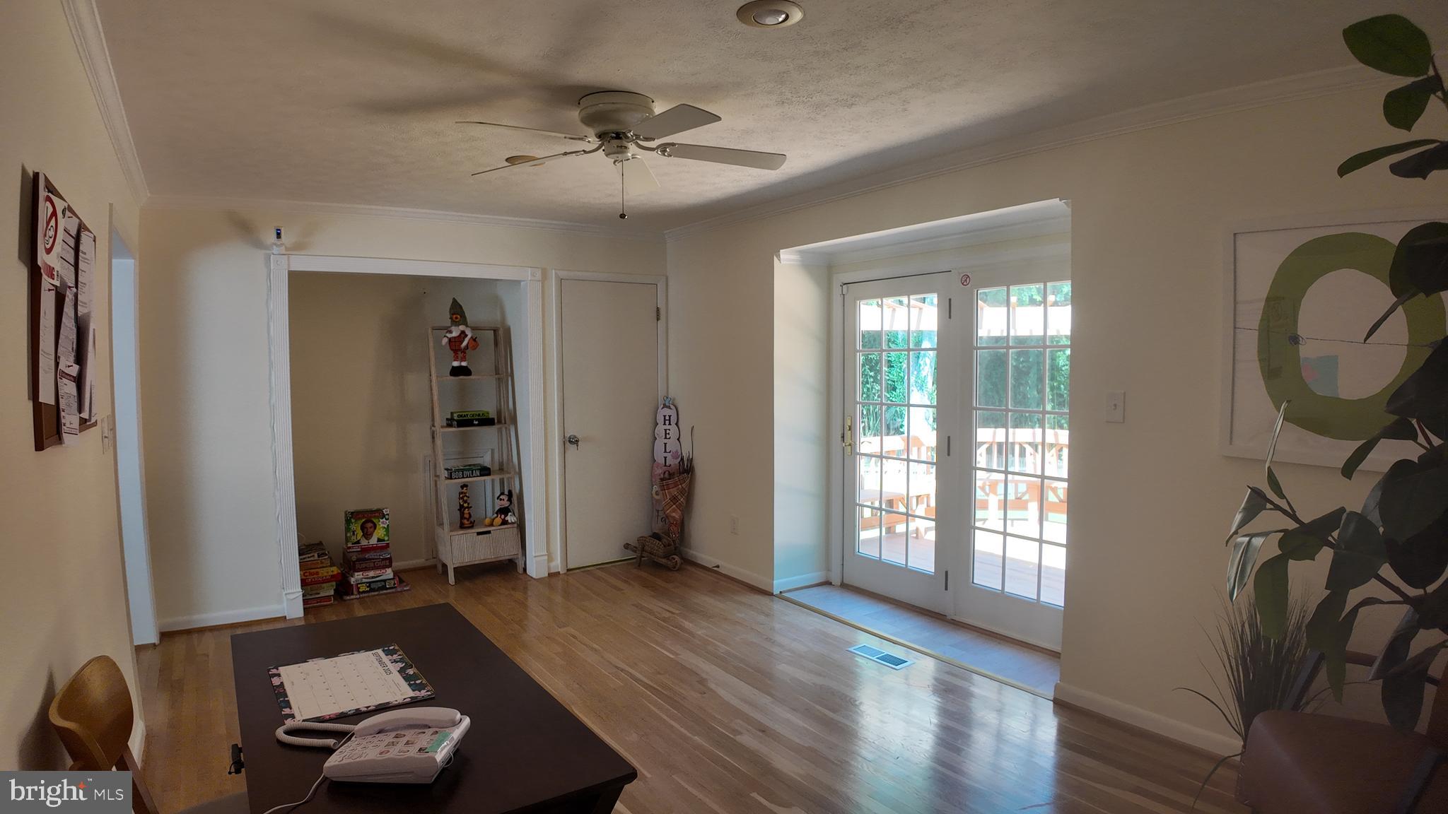 WILLIAMSBURG VILLAGE - Residential