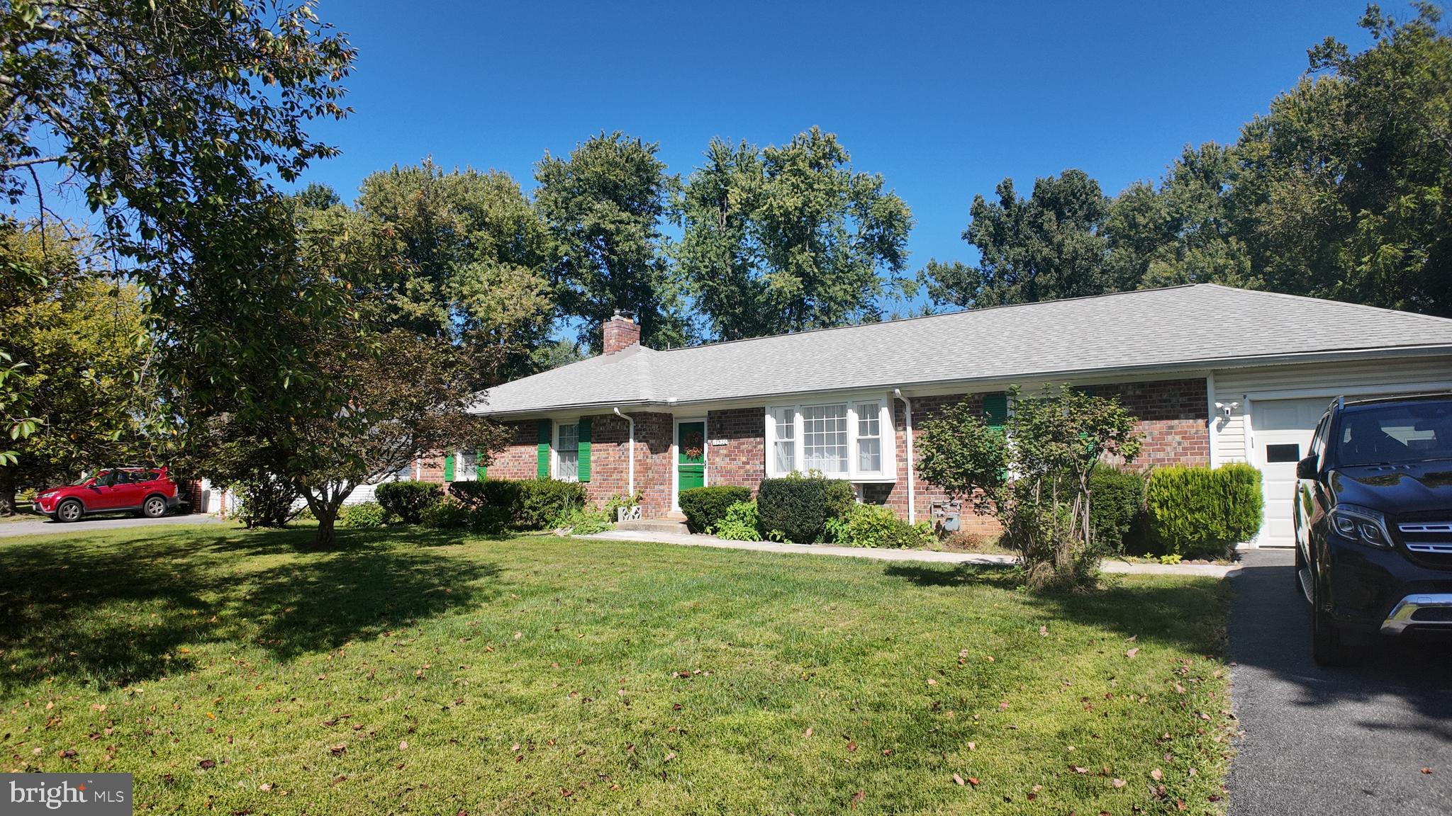 WILLIAMSBURG VILLAGE - Residential