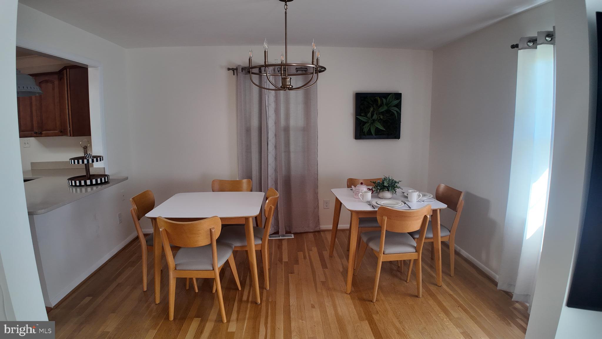 WILLIAMSBURG VILLAGE - Residential