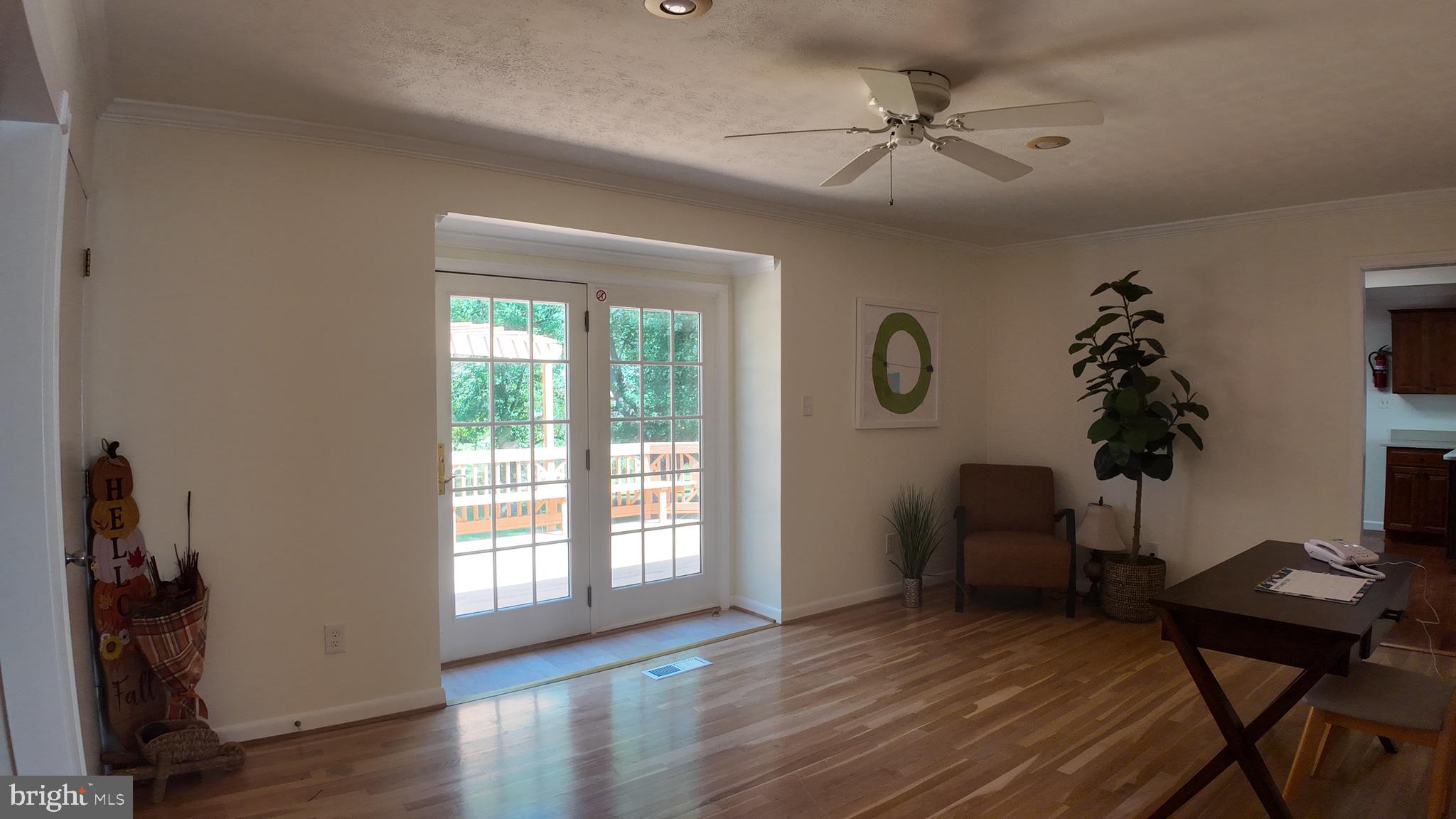 WILLIAMSBURG VILLAGE - Residential