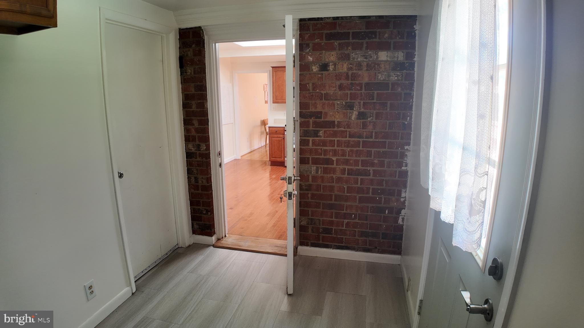 WILLIAMSBURG VILLAGE - Residential