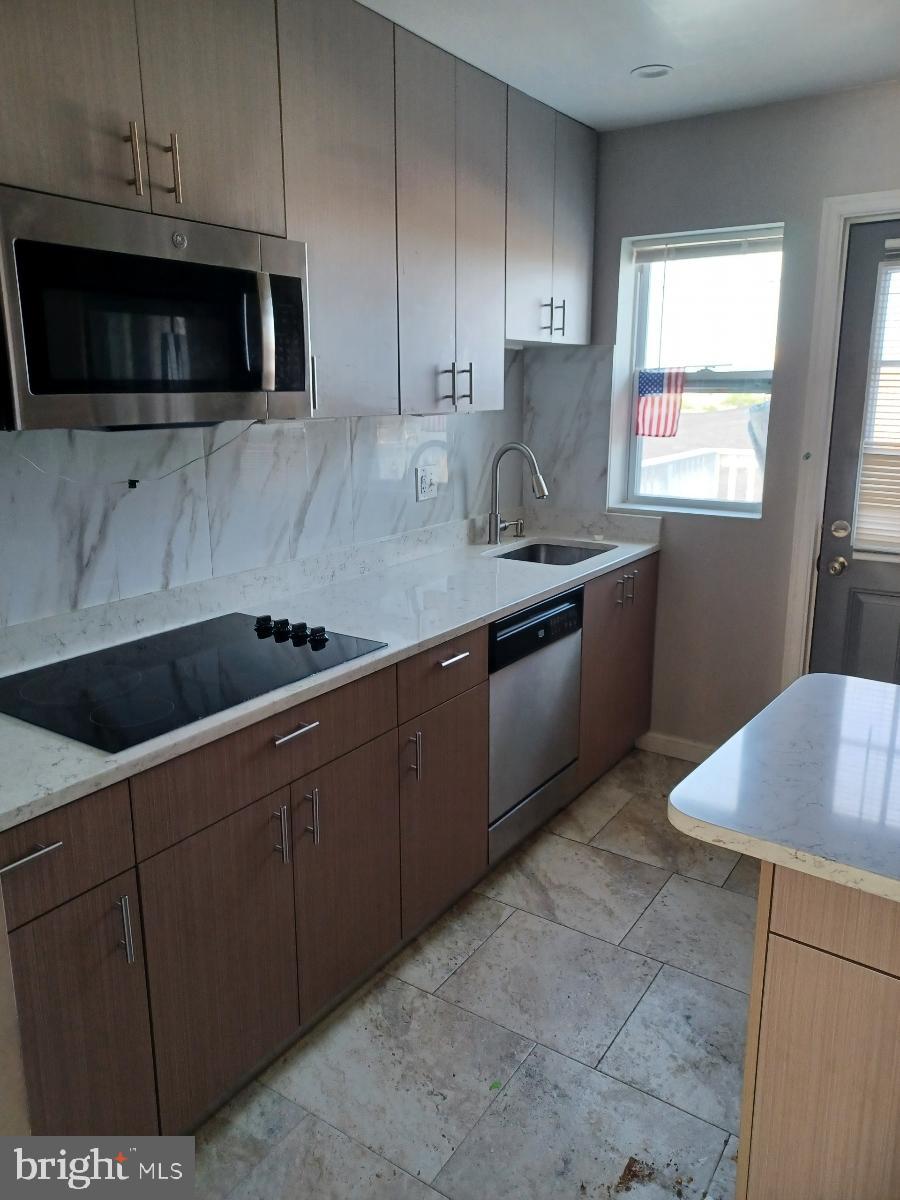 BALTIMORE HIGHLANDS - Residential Lease