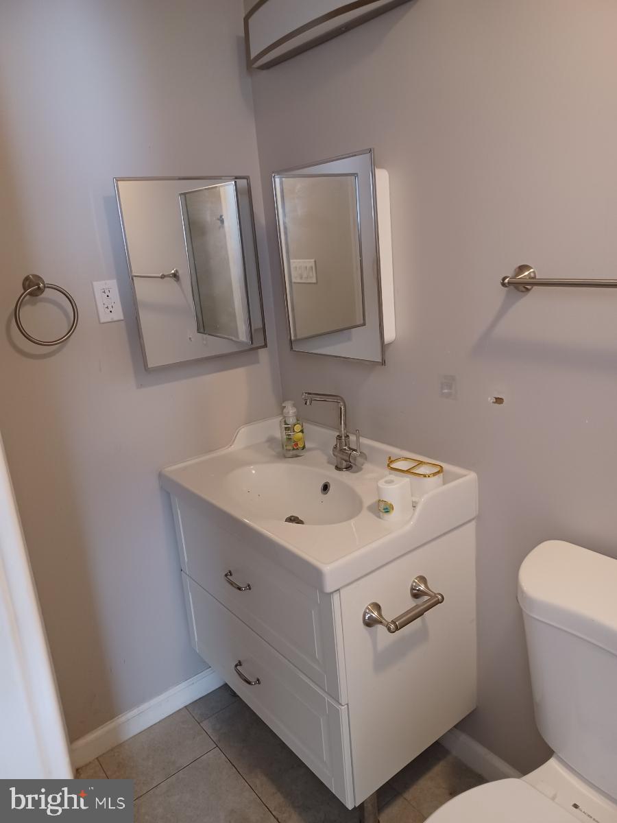 BALTIMORE HIGHLANDS - Residential Lease