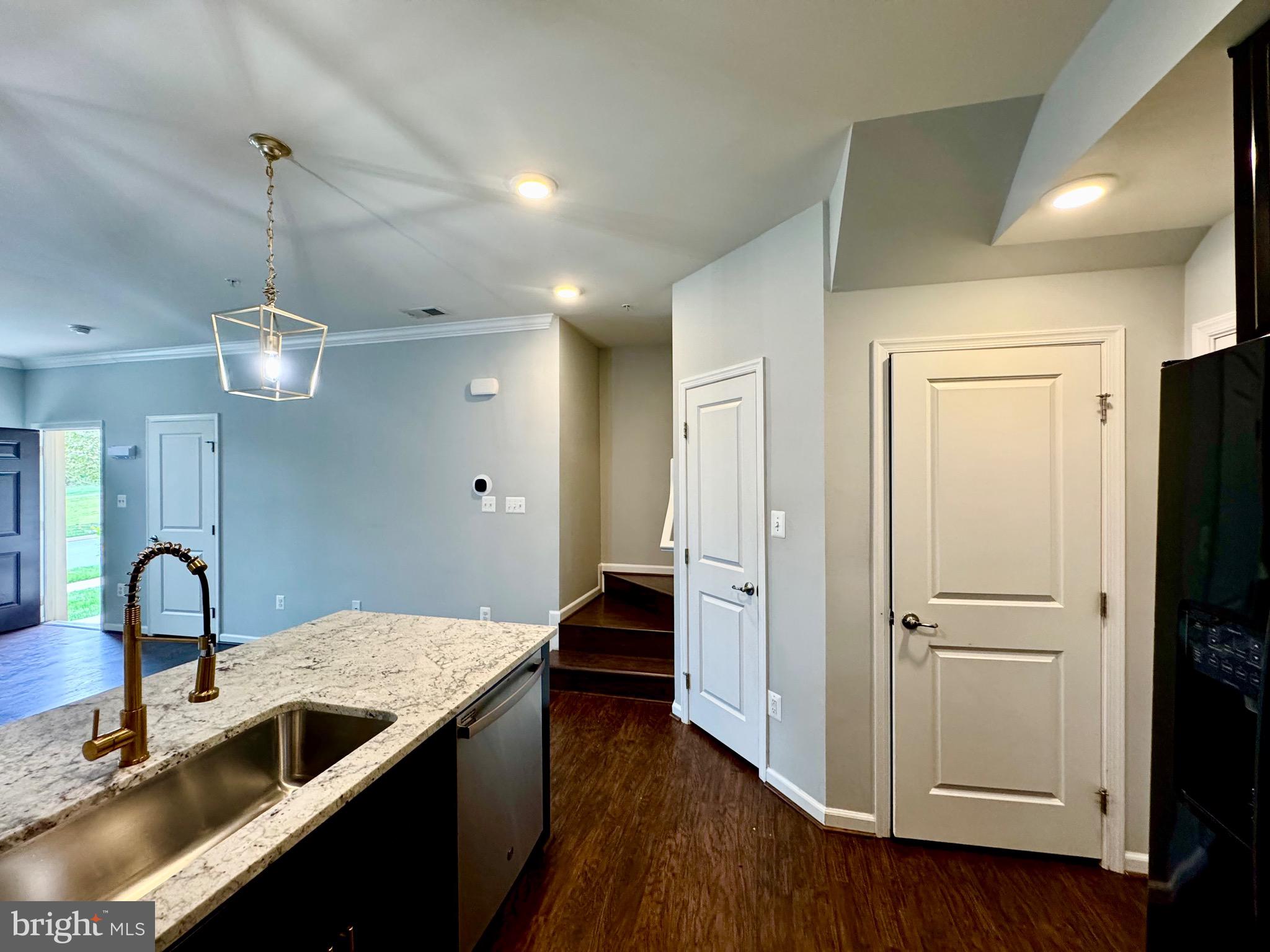 OAKDALE VILLAGE - Residential