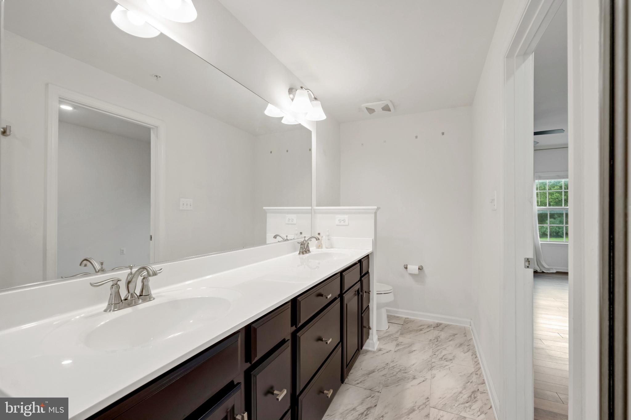 OAKDALE VILLAGE - Residential