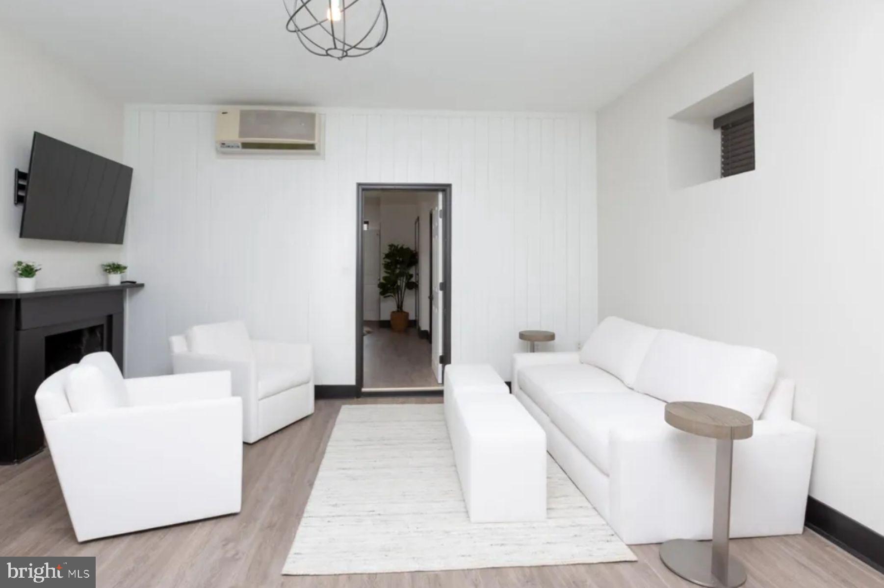 BELVEDERE - Residential Lease