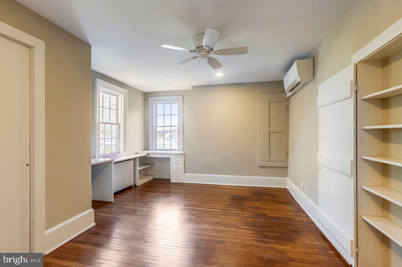 CENTREVILLE - Residential