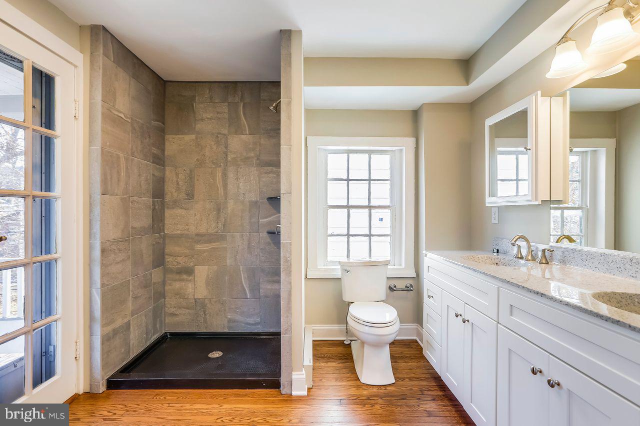 CENTREVILLE - Residential