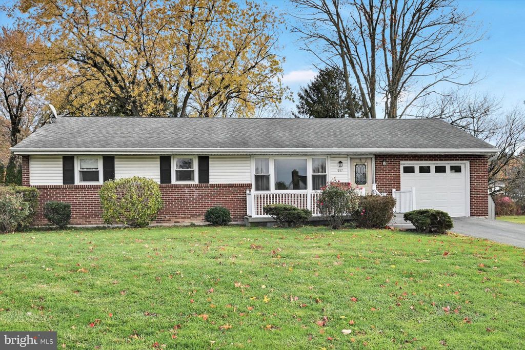 Photo of 957 Raymee Drive, LANCASTER, PA 17601 (MLS # PALA2079580)