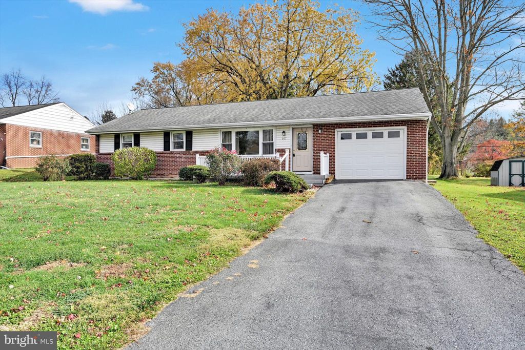 Photo of 957 Raymee Drive, LANCASTER, PA 17601 (MLS # PALA2079580)