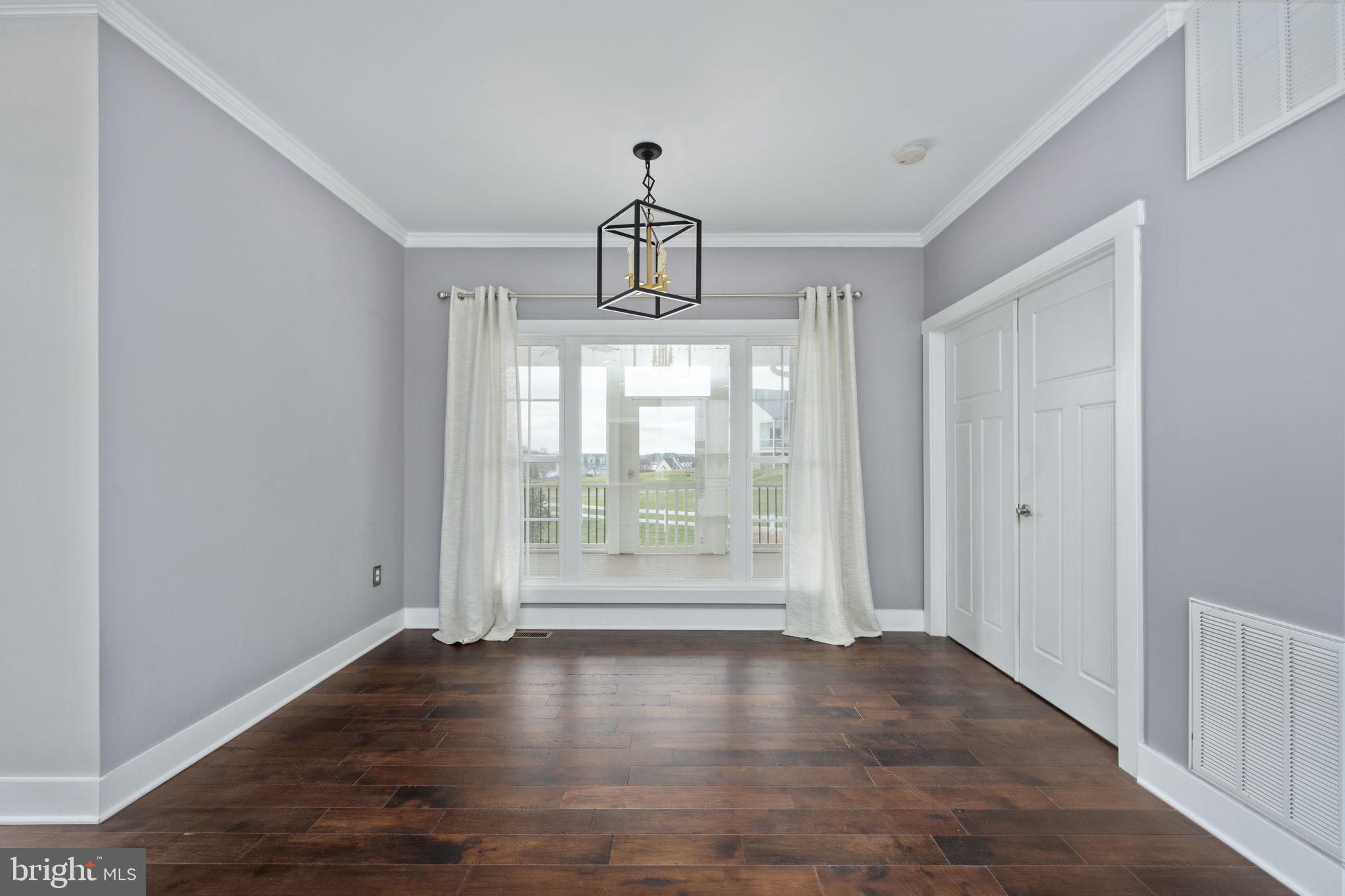 LONG VIEW SHORES - Residential