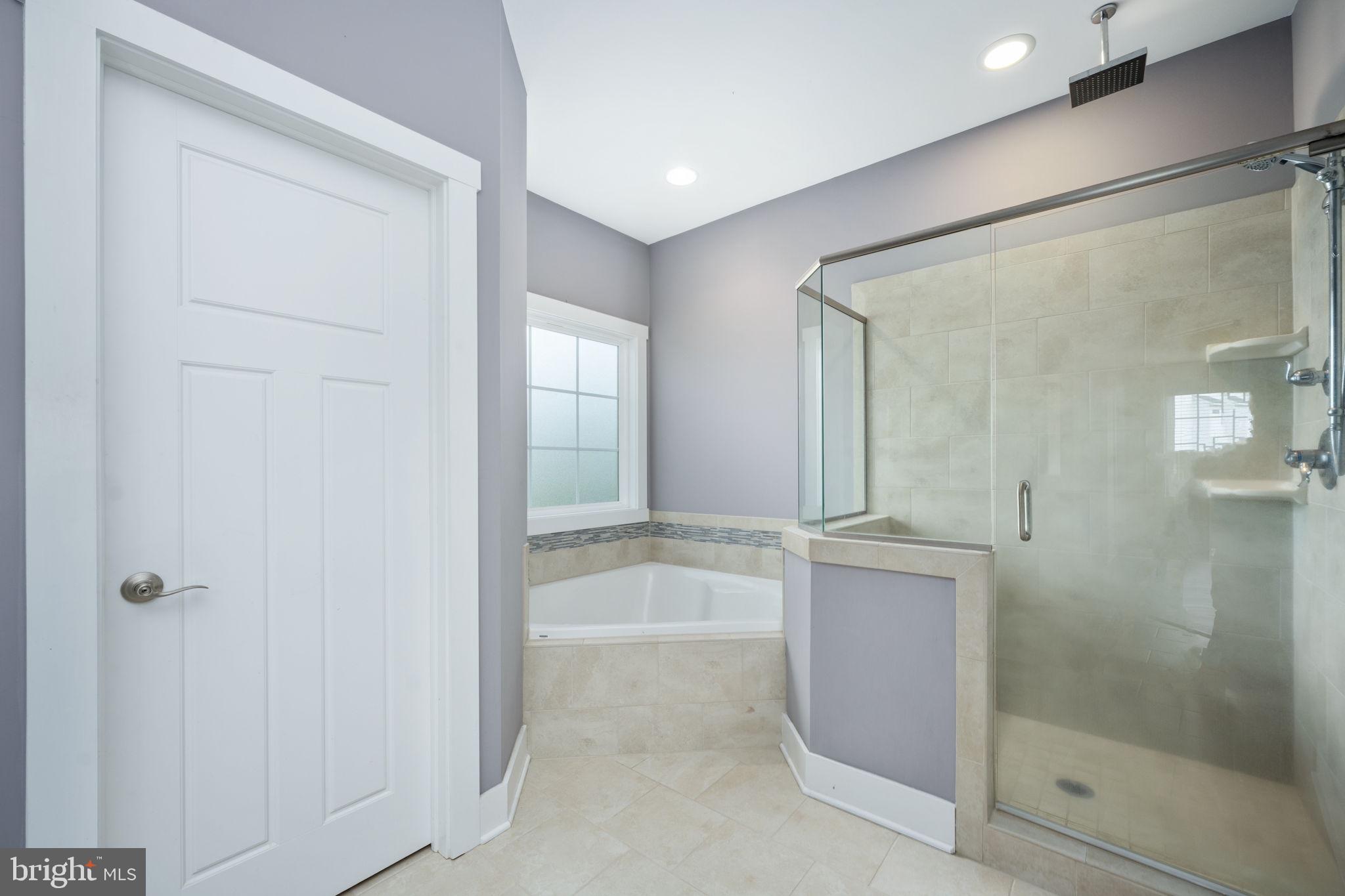 LONG VIEW SHORES - Residential