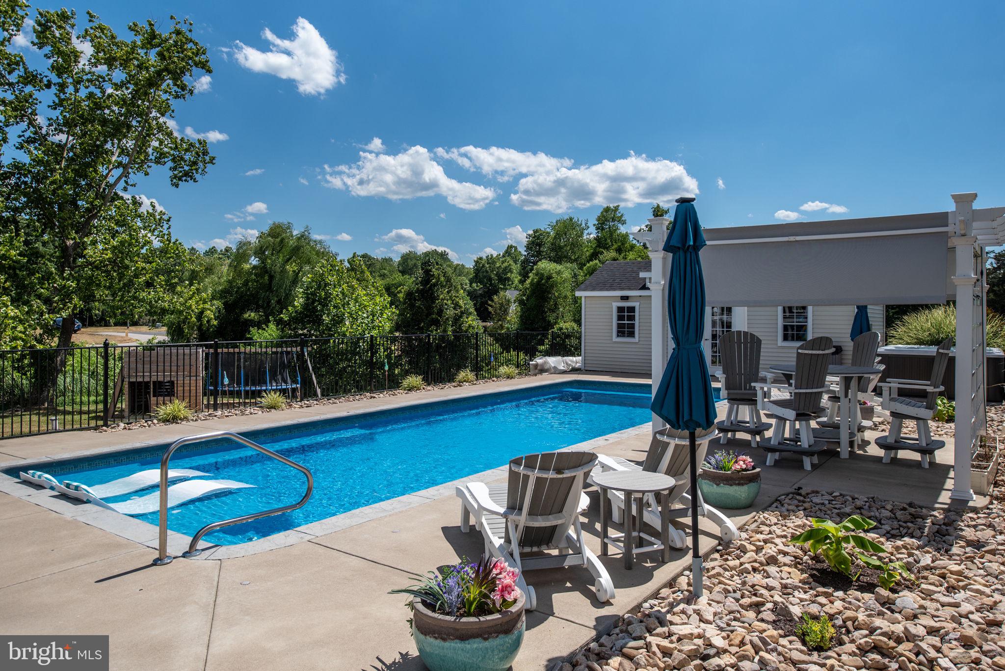 LONG VIEW SHORES - Residential