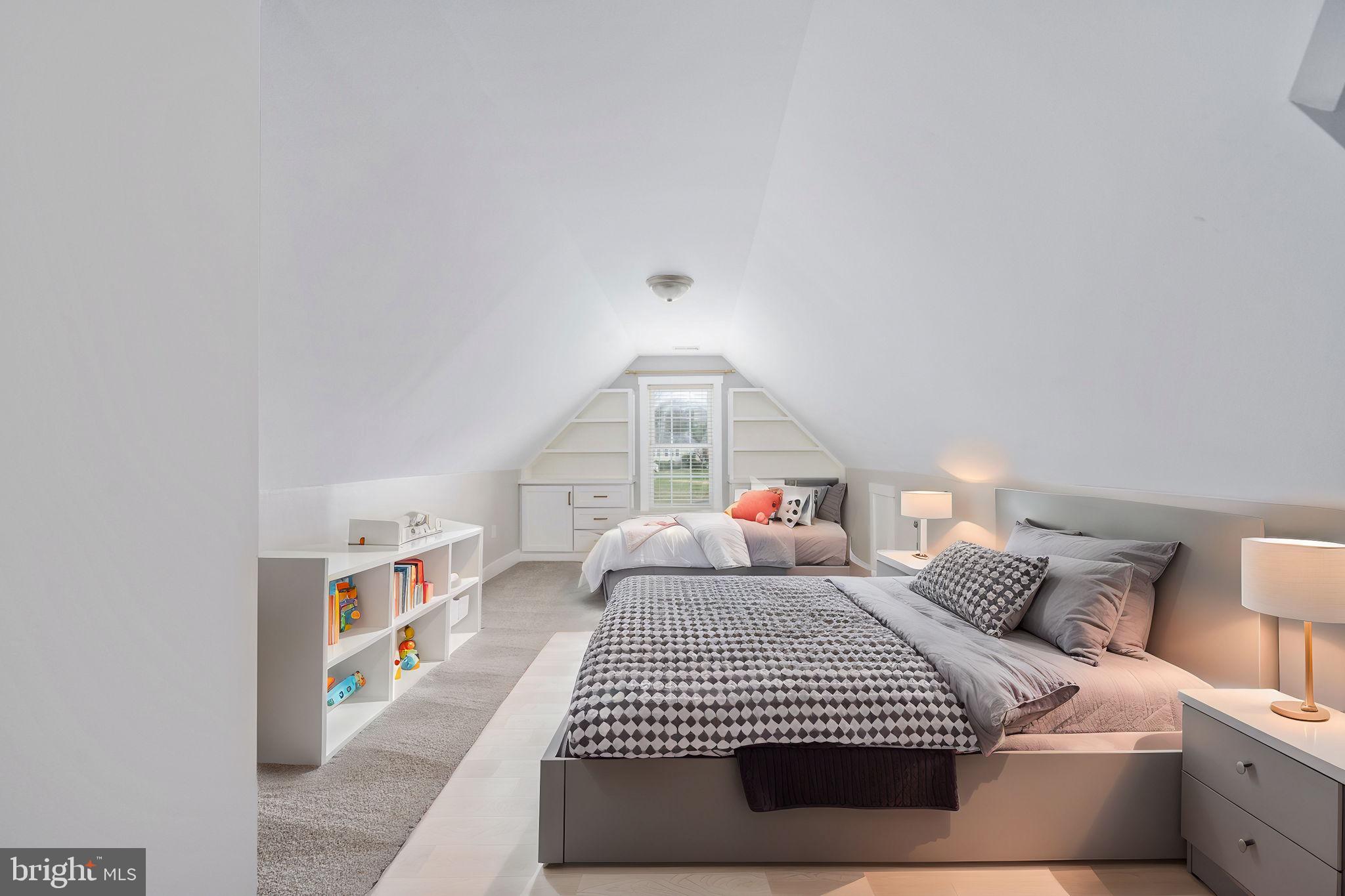 LONG VIEW SHORES - Residential