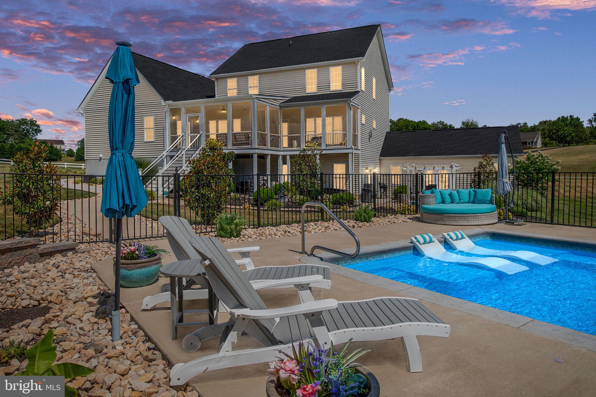 LONG VIEW SHORES - Residential