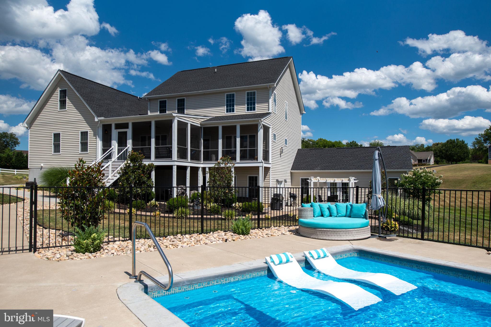 LONG VIEW SHORES - Residential