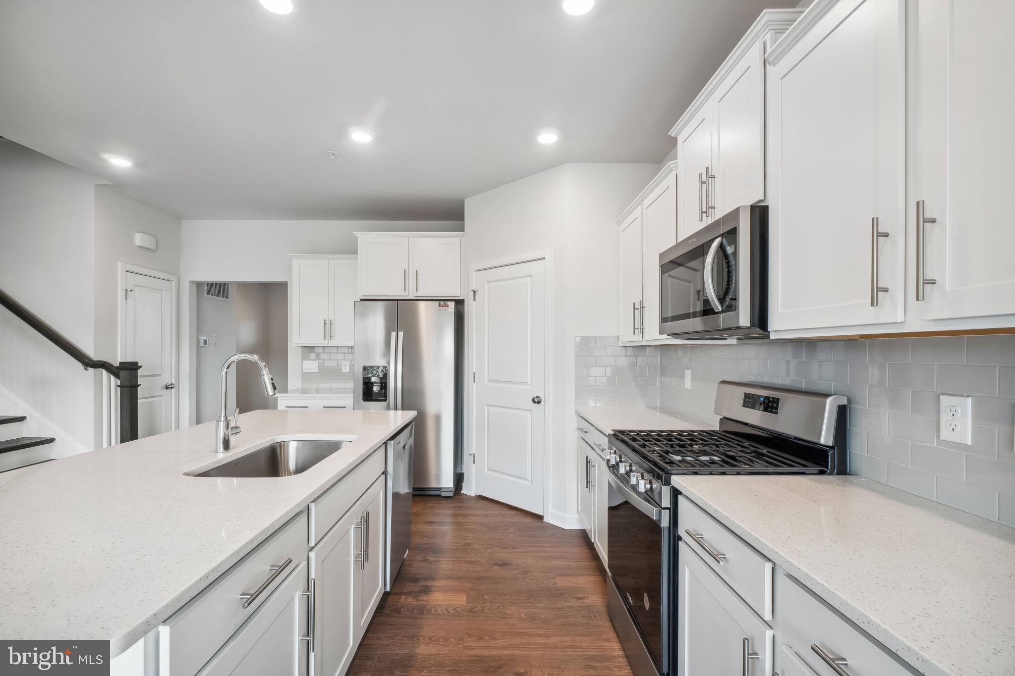 BEECHWOOD MANOR - Residential