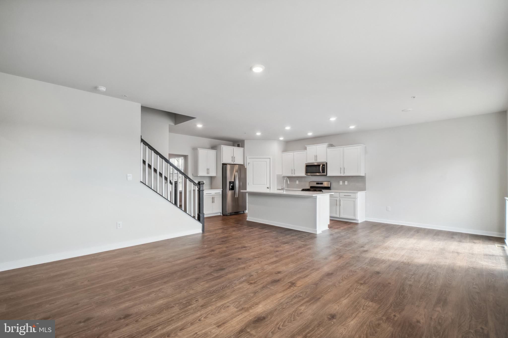 BEECHWOOD MANOR - Residential