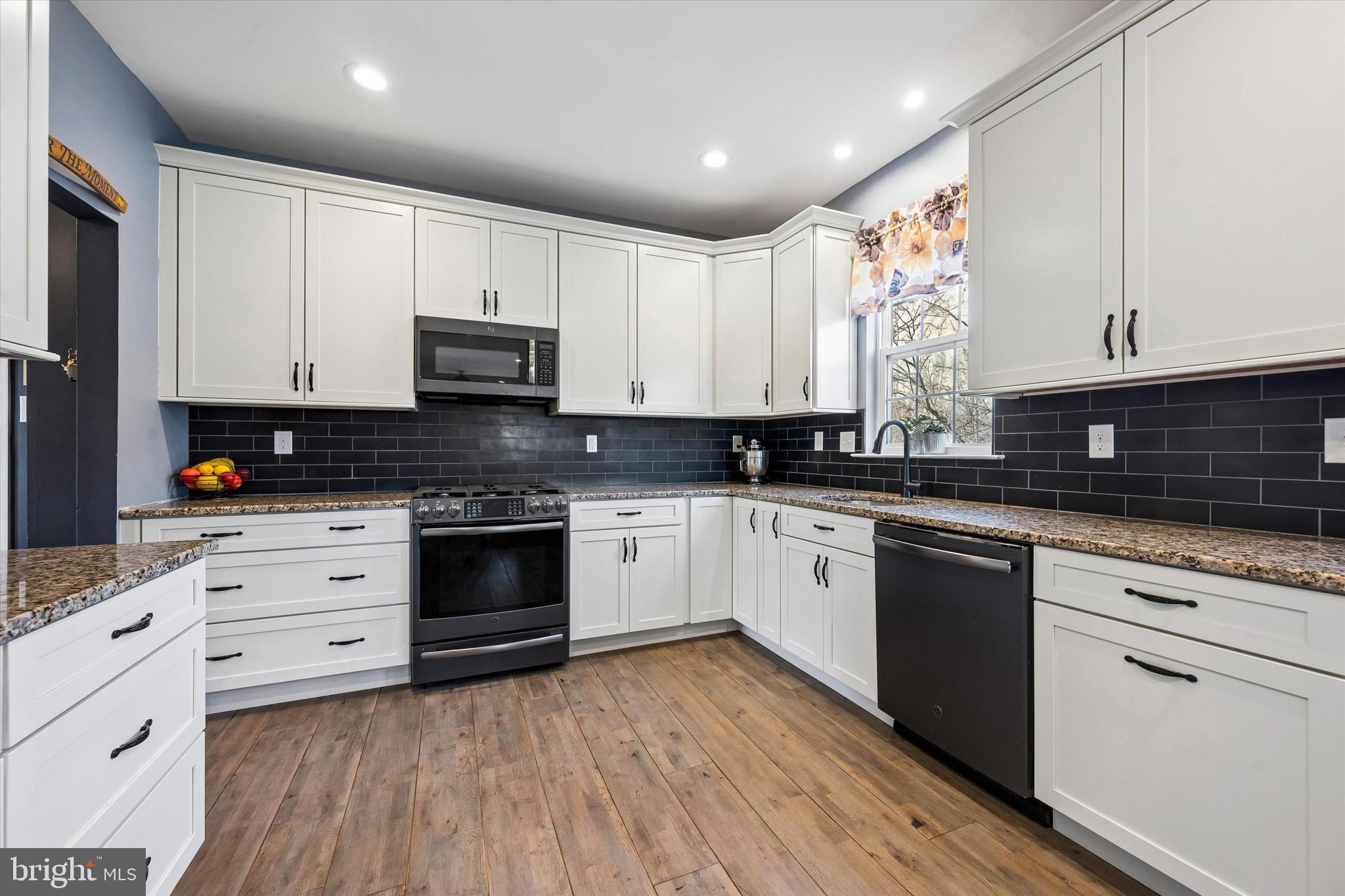 STRASBURG HUNT - Residential