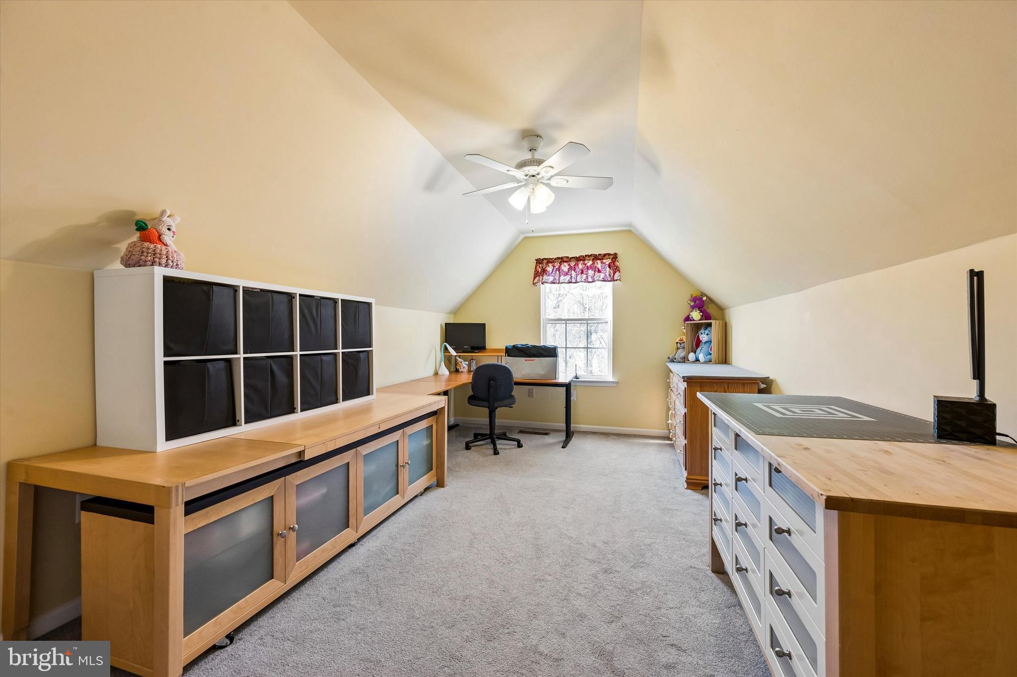 STRASBURG HUNT - Residential